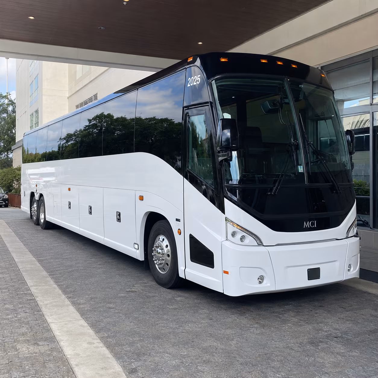 lincoln charter bus services fleet