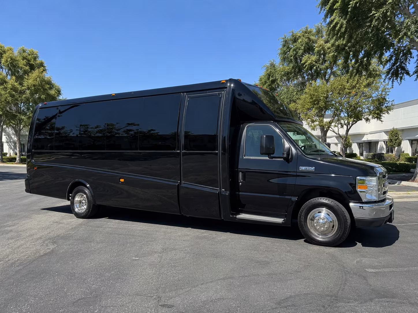 prom photo stops made easy with a party bus in lincoln